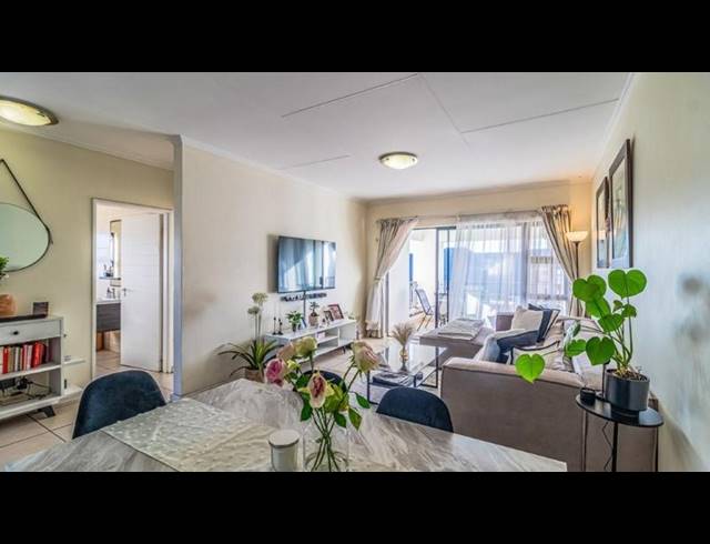 2 BEDROOM APARTMENT FOR SALE IN GREENSTONE CREST